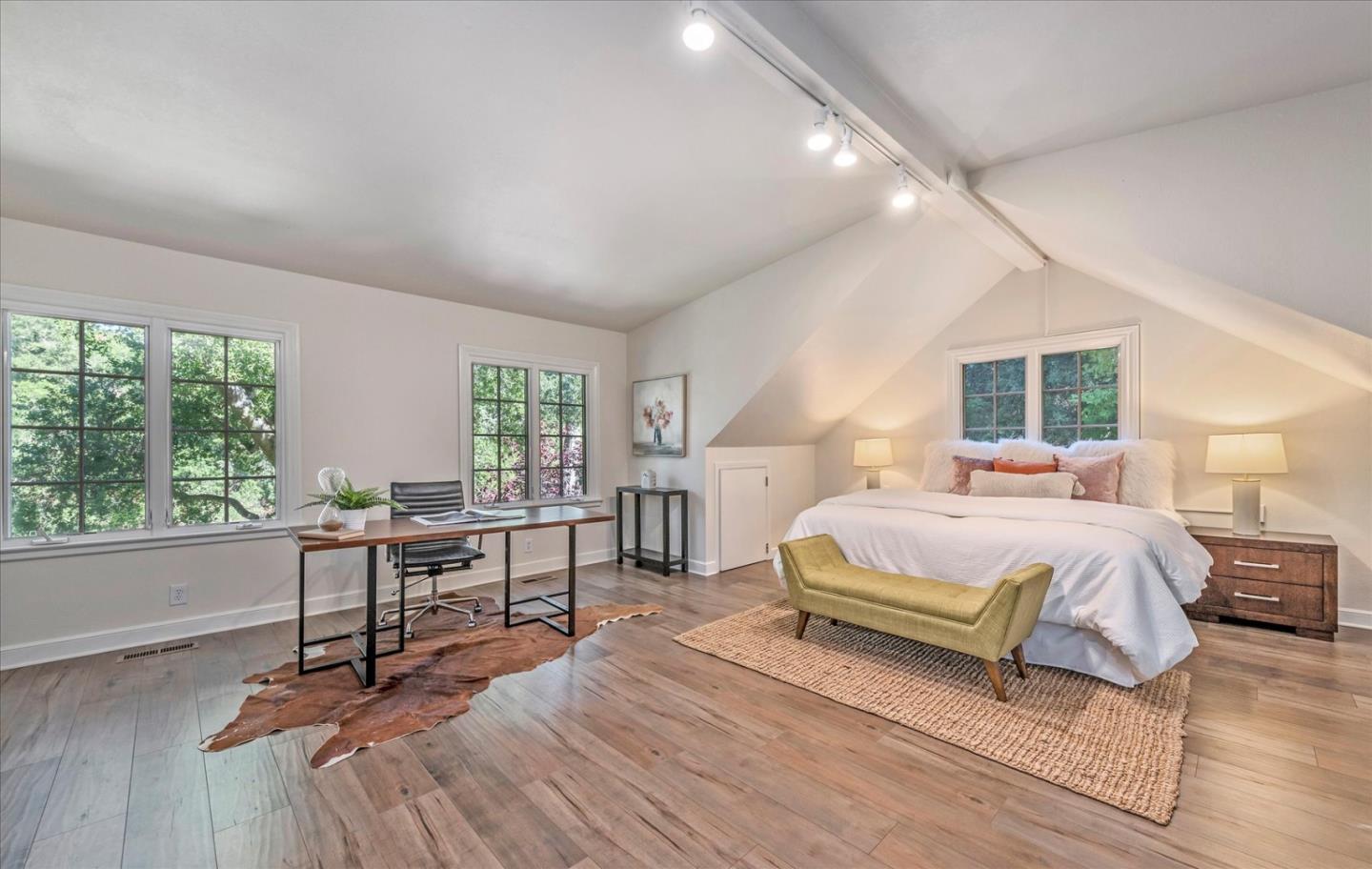 Detail Gallery Image 28 of 52 For 21700 via Regina, Saratoga,  CA 95070 - 4 Beds | 3/1 Baths