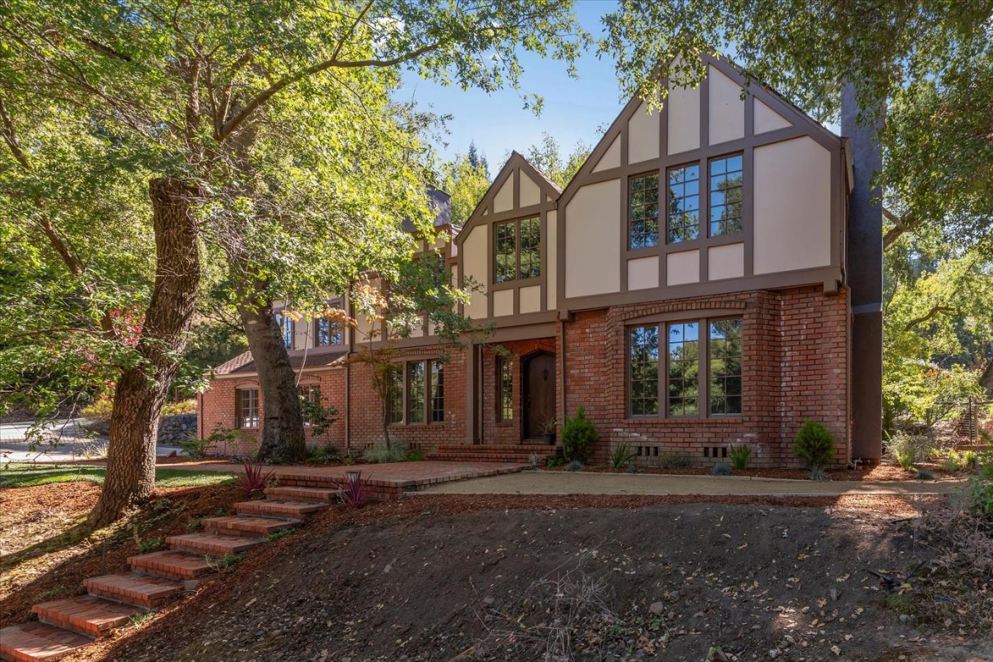 Detail Gallery Image 3 of 52 For 21700 via Regina, Saratoga,  CA 95070 - 4 Beds | 3/1 Baths