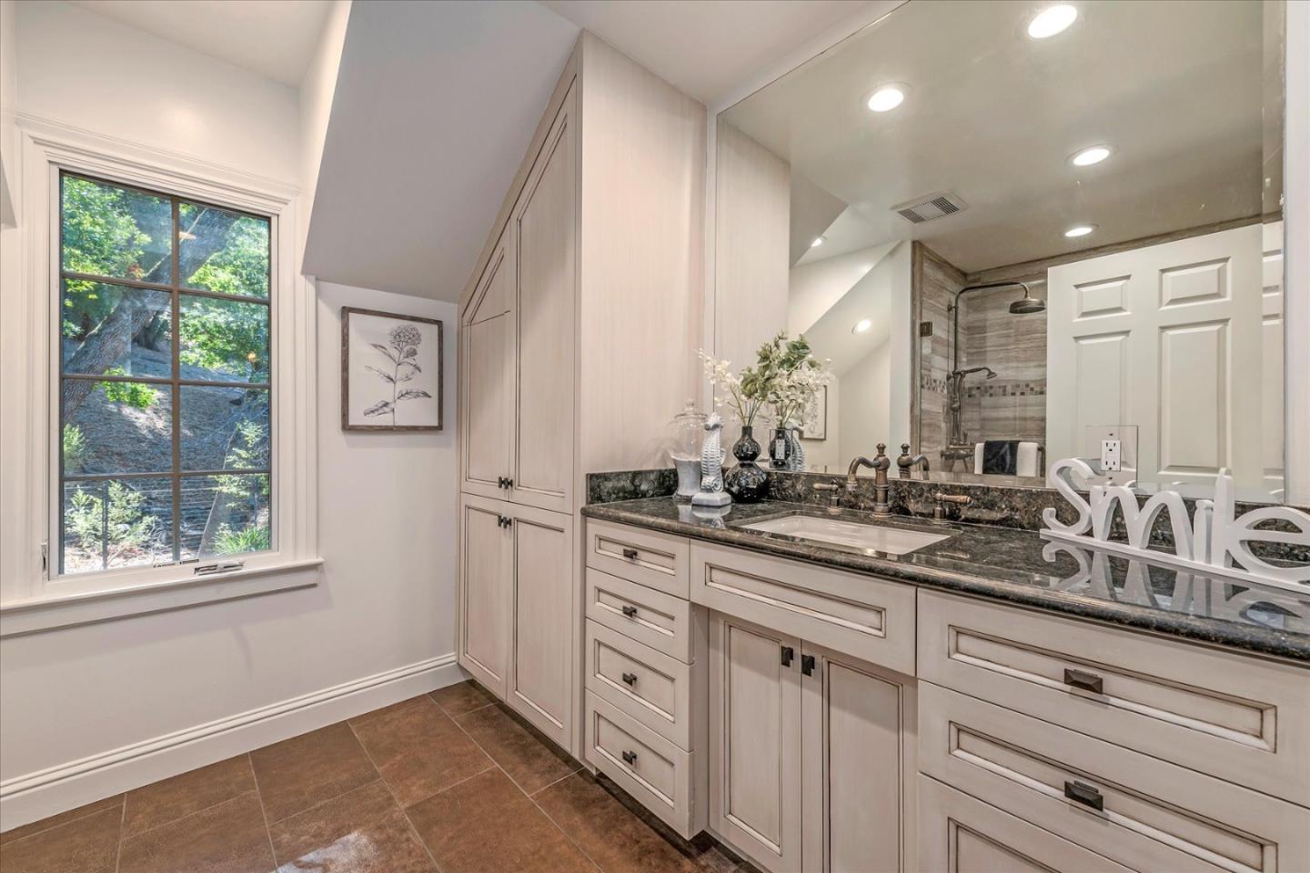 Detail Gallery Image 33 of 52 For 21700 via Regina, Saratoga,  CA 95070 - 4 Beds | 3/1 Baths