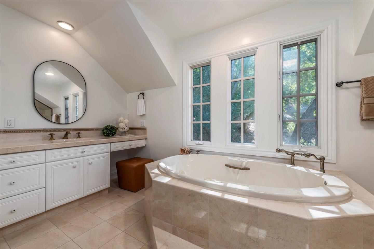 Detail Gallery Image 42 of 52 For 21700 via Regina, Saratoga,  CA 95070 - 4 Beds | 3/1 Baths