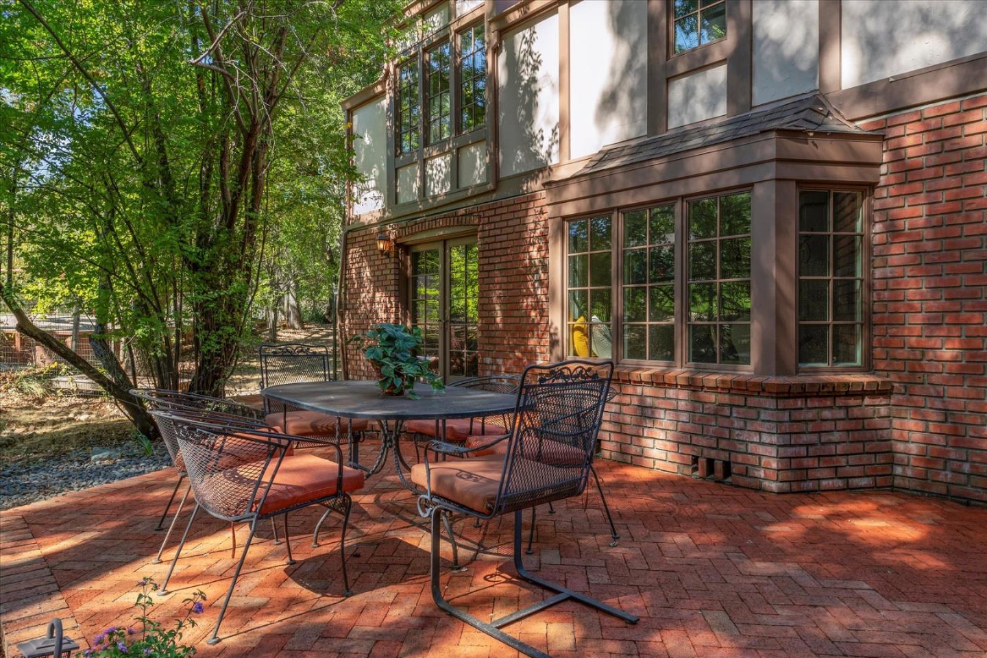 Detail Gallery Image 47 of 52 For 21700 via Regina, Saratoga,  CA 95070 - 4 Beds | 3/1 Baths