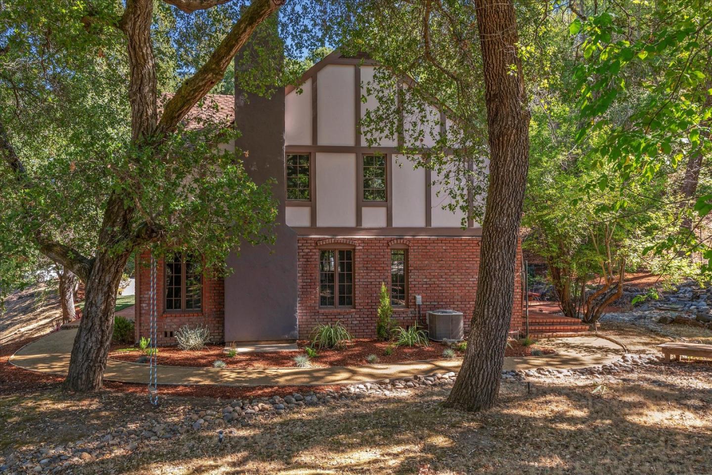 Detail Gallery Image 49 of 52 For 21700 via Regina, Saratoga,  CA 95070 - 4 Beds | 3/1 Baths