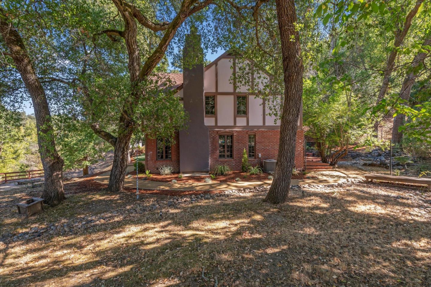 Detail Gallery Image 50 of 52 For 21700 via Regina, Saratoga,  CA 95070 - 4 Beds | 3/1 Baths