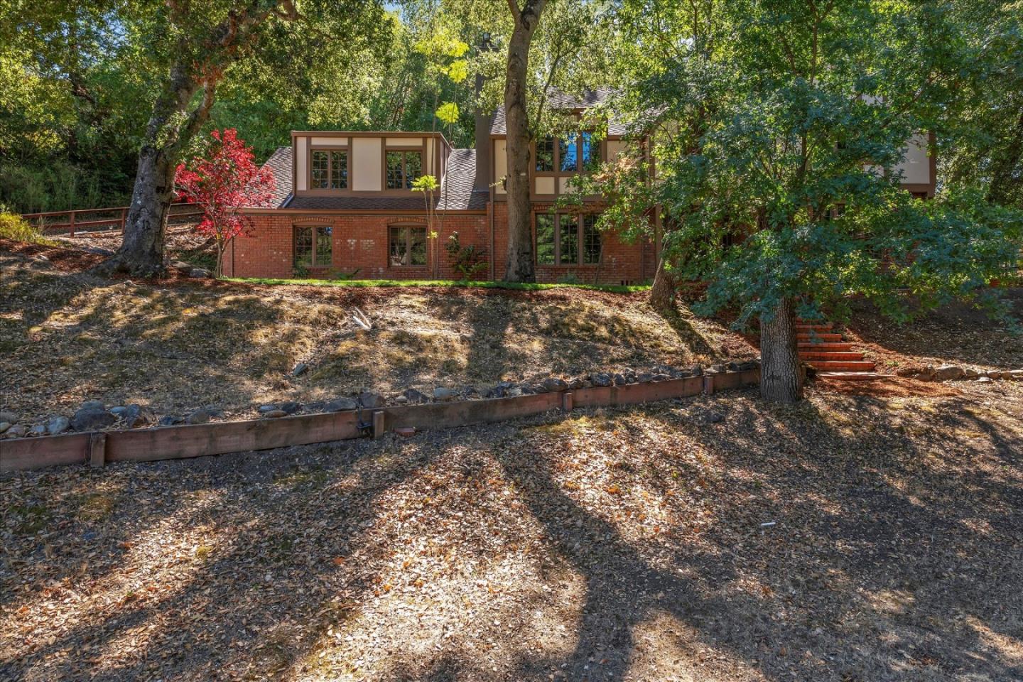 Detail Gallery Image 6 of 52 For 21700 via Regina, Saratoga,  CA 95070 - 4 Beds | 3/1 Baths