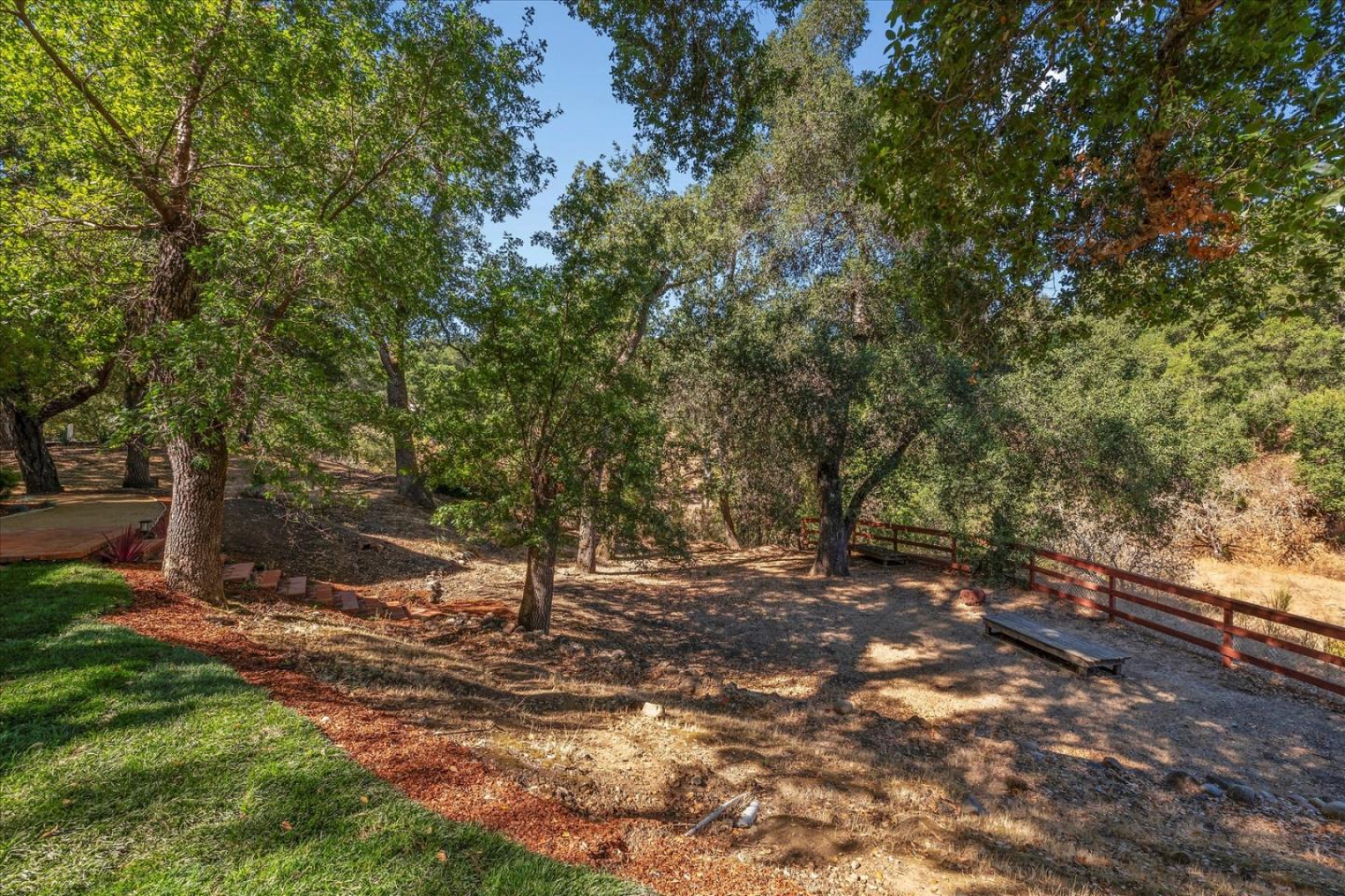 Detail Gallery Image 9 of 52 For 21700 via Regina, Saratoga,  CA 95070 - 4 Beds | 3/1 Baths