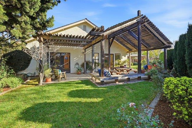 Detail Gallery Image 14 of 35 For 2350 Bayo Claros Cir, Morgan Hill,  CA 95037 - 2 Beds | 2 Baths