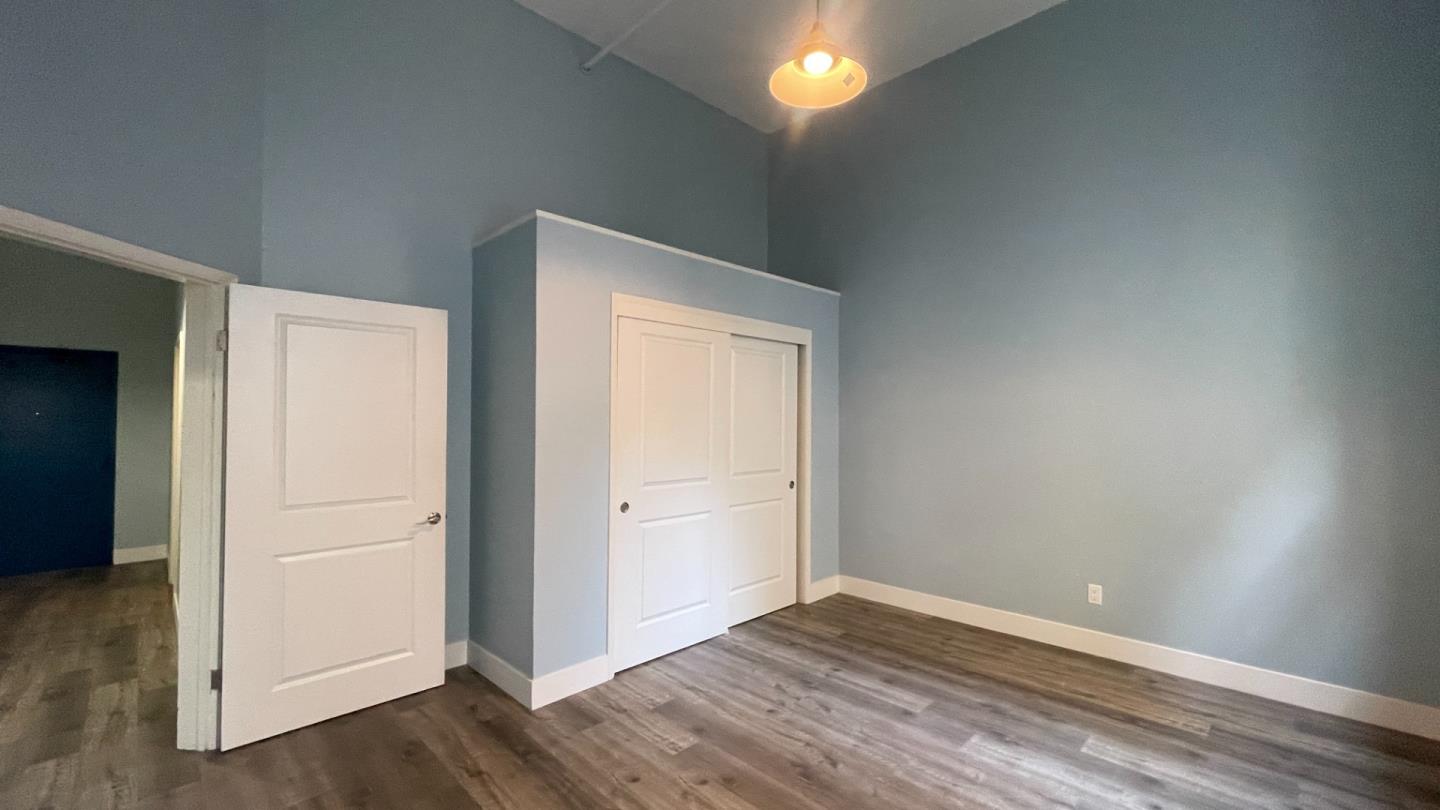 Detail Gallery Image 5 of 6 For 375 12th St #1,  Oakland,  CA 94607 - 2 Beds | 1 Baths