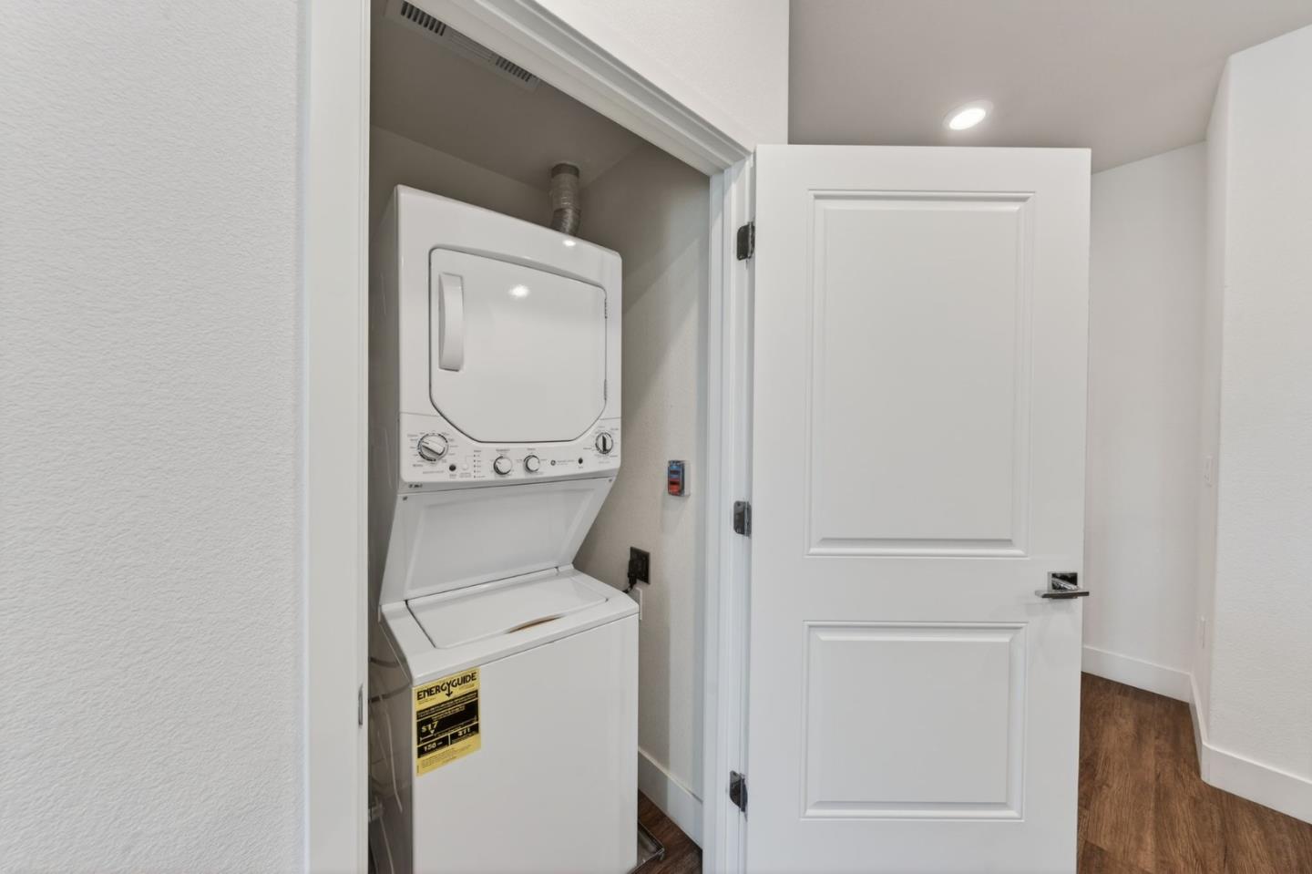 Detail Gallery Image 22 of 48 For 5951 Sunstone Dr #411,  San Jose,  CA 95123 - 2 Beds | 1 Baths