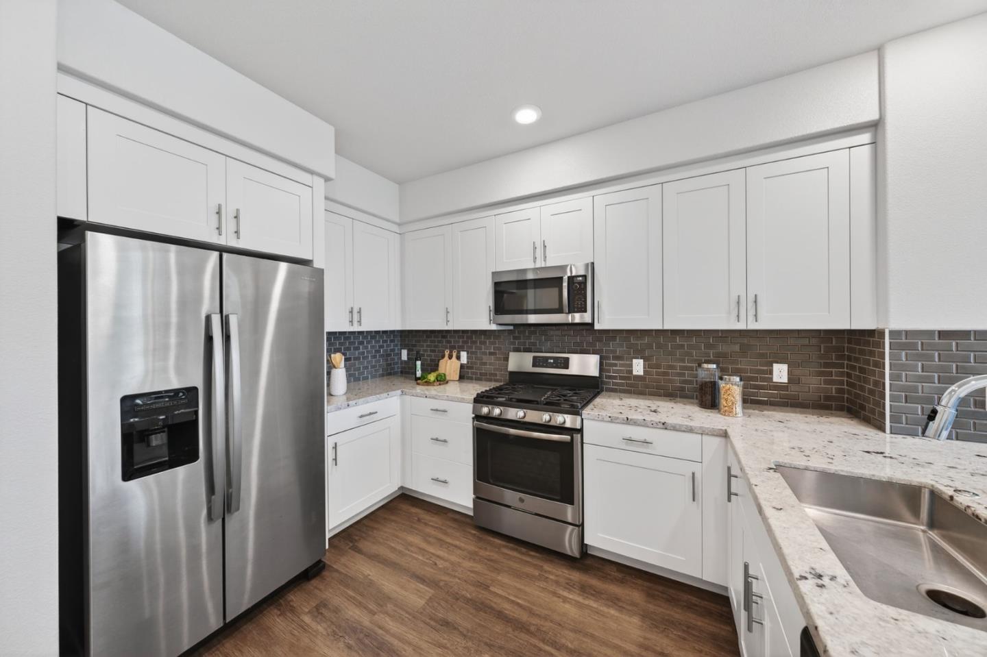 Detail Gallery Image 8 of 48 For 5951 Sunstone Dr #411,  San Jose,  CA 95123 - 2 Beds | 1 Baths