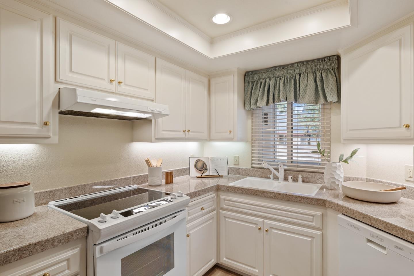 Photo #11: ML82036949 Listing: Photo #11