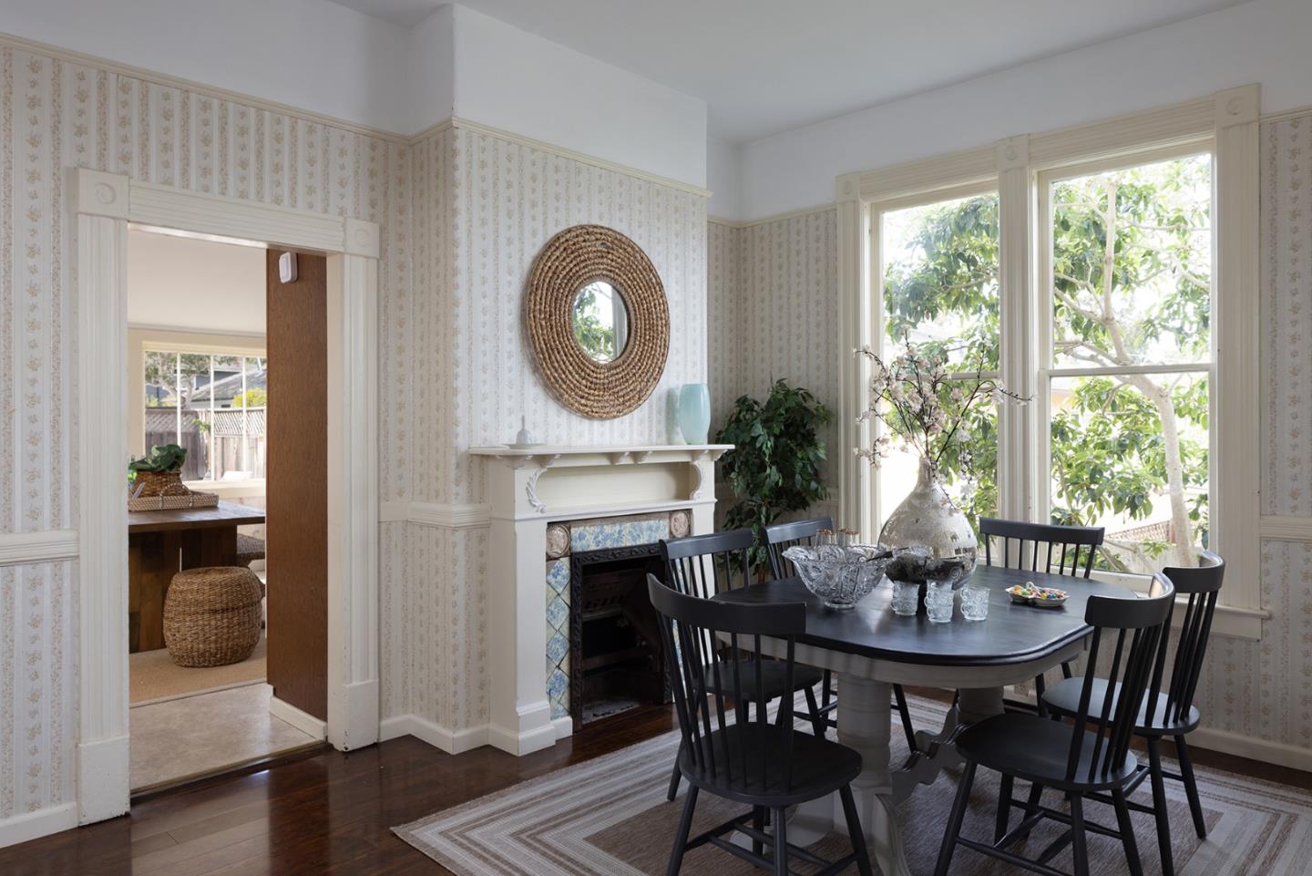 Detail Gallery Image 10 of 28 For 226 Willow St, Pacific Grove,  CA 93950 - 5 Beds | 2 Baths