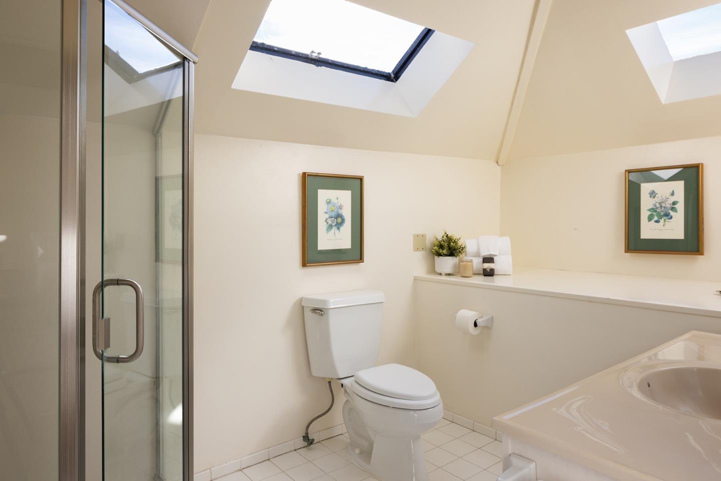 Detail Gallery Image 20 of 28 For 226 Willow St, Pacific Grove,  CA 93950 - 5 Beds | 2 Baths