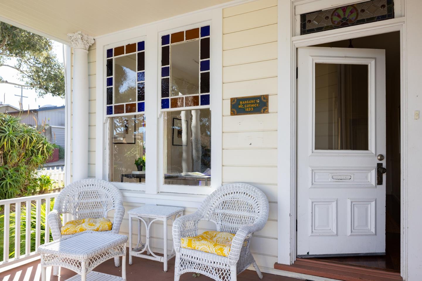 Detail Gallery Image 5 of 28 For 226 Willow St, Pacific Grove,  CA 93950 - 5 Beds | 2 Baths