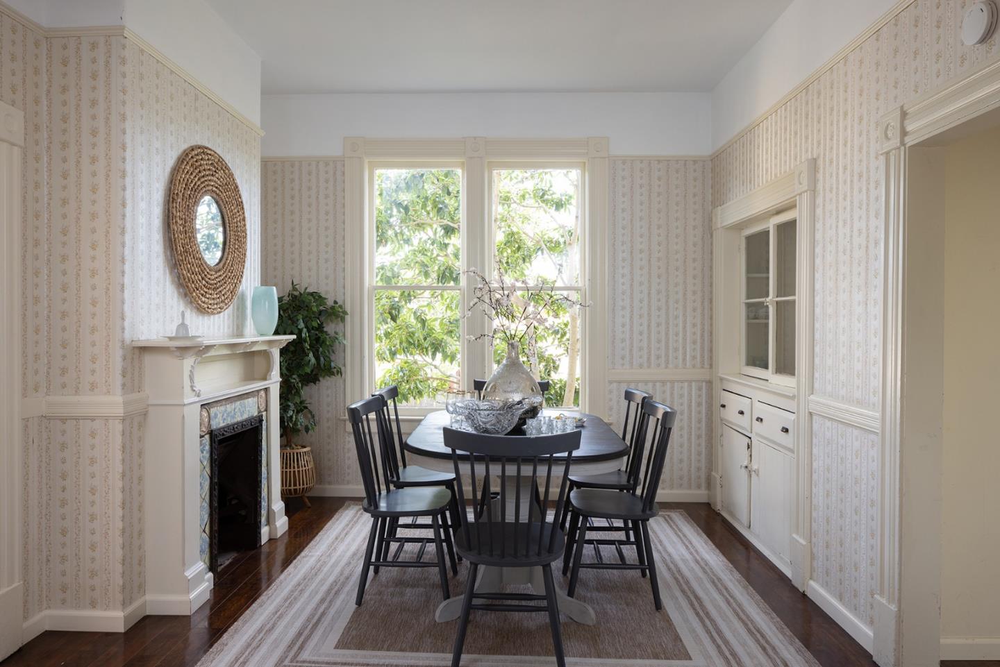 Detail Gallery Image 9 of 28 For 226 Willow St, Pacific Grove,  CA 93950 - 5 Beds | 2 Baths