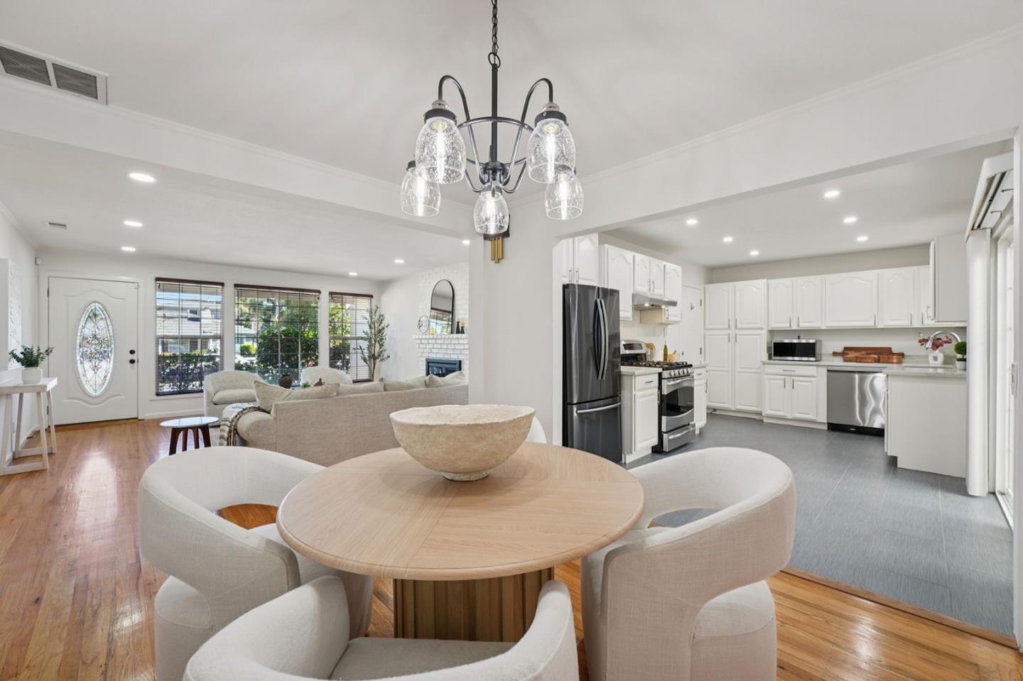 Detail Gallery Image 14 of 45 For 3336 Spring St, Redwood City,  CA 94063 - 3 Beds | 2 Baths