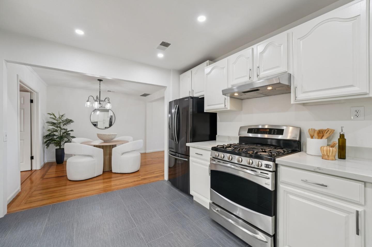 Detail Gallery Image 20 of 45 For 3336 Spring St, Redwood City,  CA 94063 - 3 Beds | 2 Baths