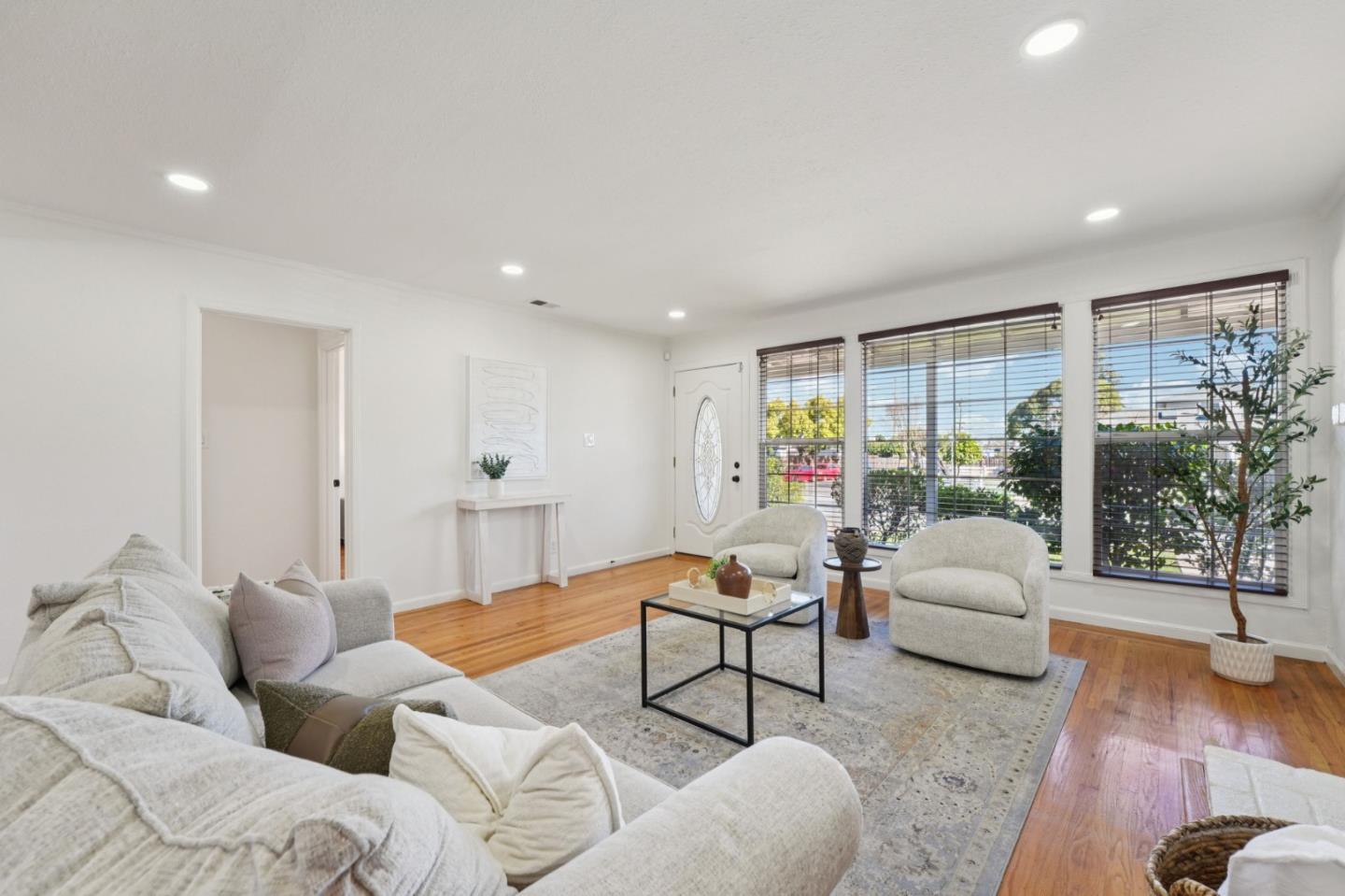 Detail Gallery Image 8 of 45 For 3336 Spring St, Redwood City,  CA 94063 - 3 Beds | 2 Baths