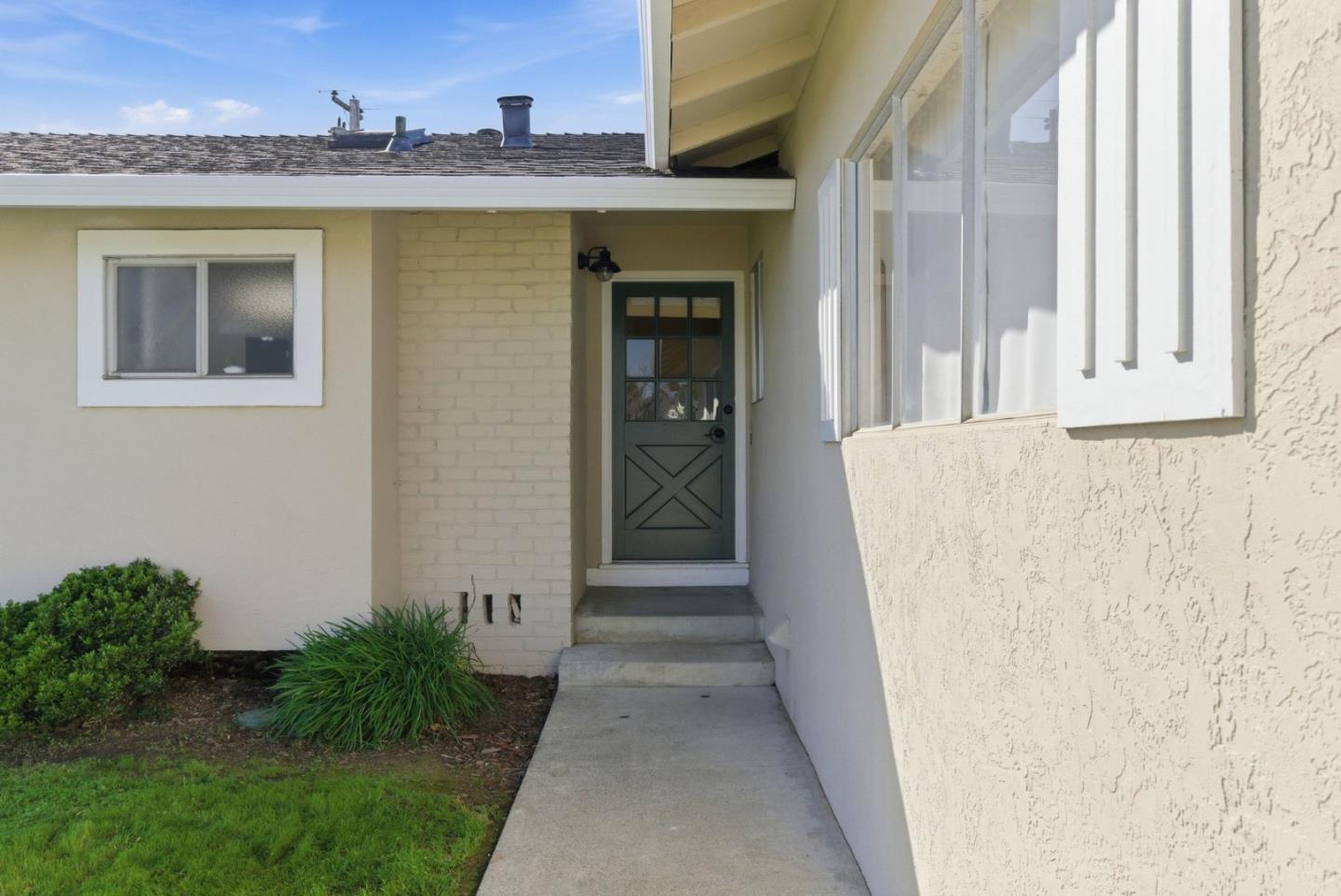 Detail Gallery Image 3 of 45 For 7490 Dumas Dr, Cupertino,  CA 95014 - 3 Beds | 2 Baths