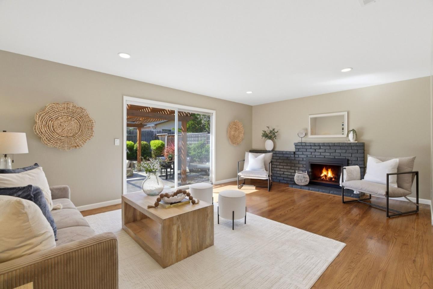 Detail Gallery Image 4 of 45 For 7490 Dumas Dr, Cupertino,  CA 95014 - 3 Beds | 2 Baths