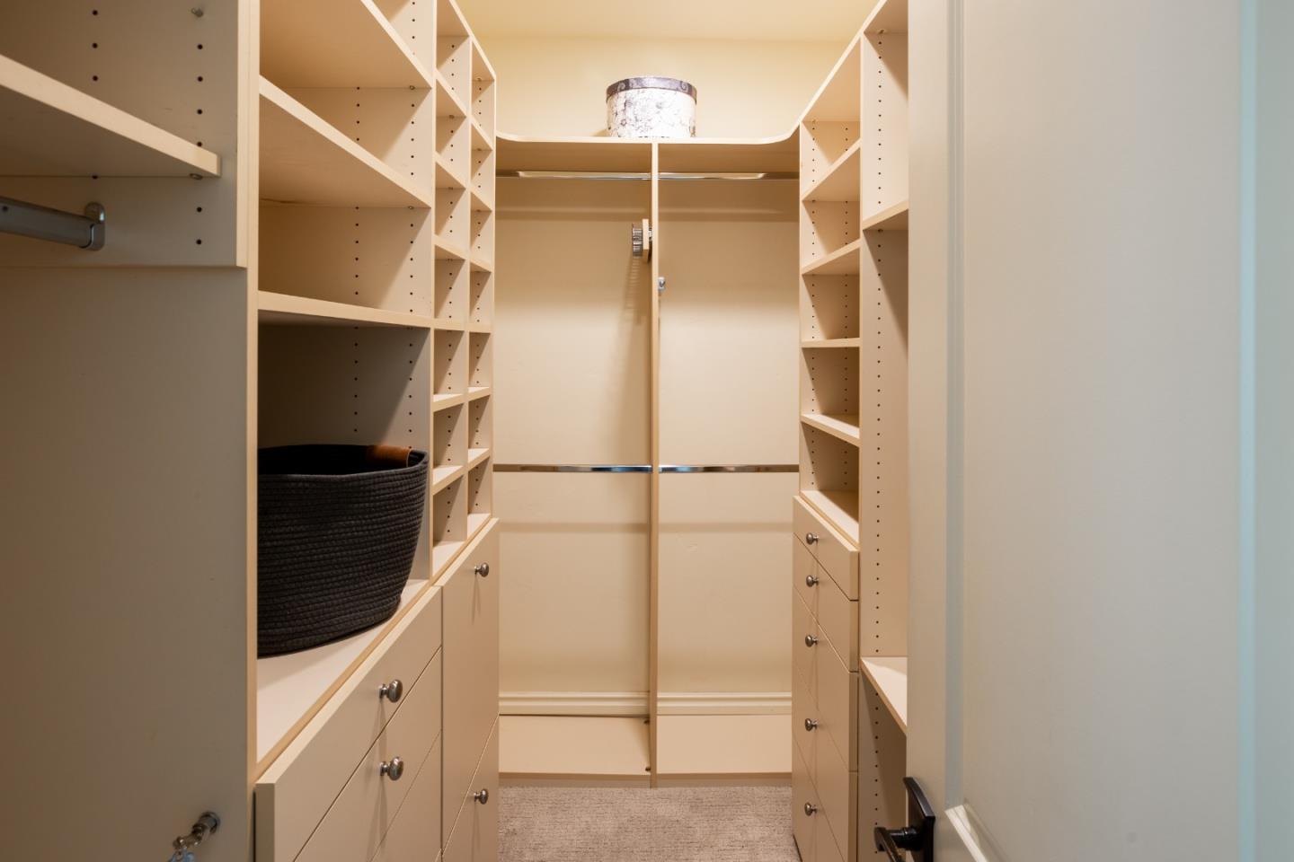 Detail Gallery Image 19 of 33 For 935 Lundy Ln, Los Altos,  CA 94024 - 4 Beds | 3 Baths