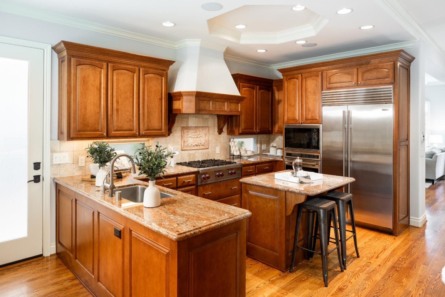 Detail Gallery Image 9 of 33 For 935 Lundy Ln, Los Altos,  CA 94024 - 4 Beds | 3 Baths