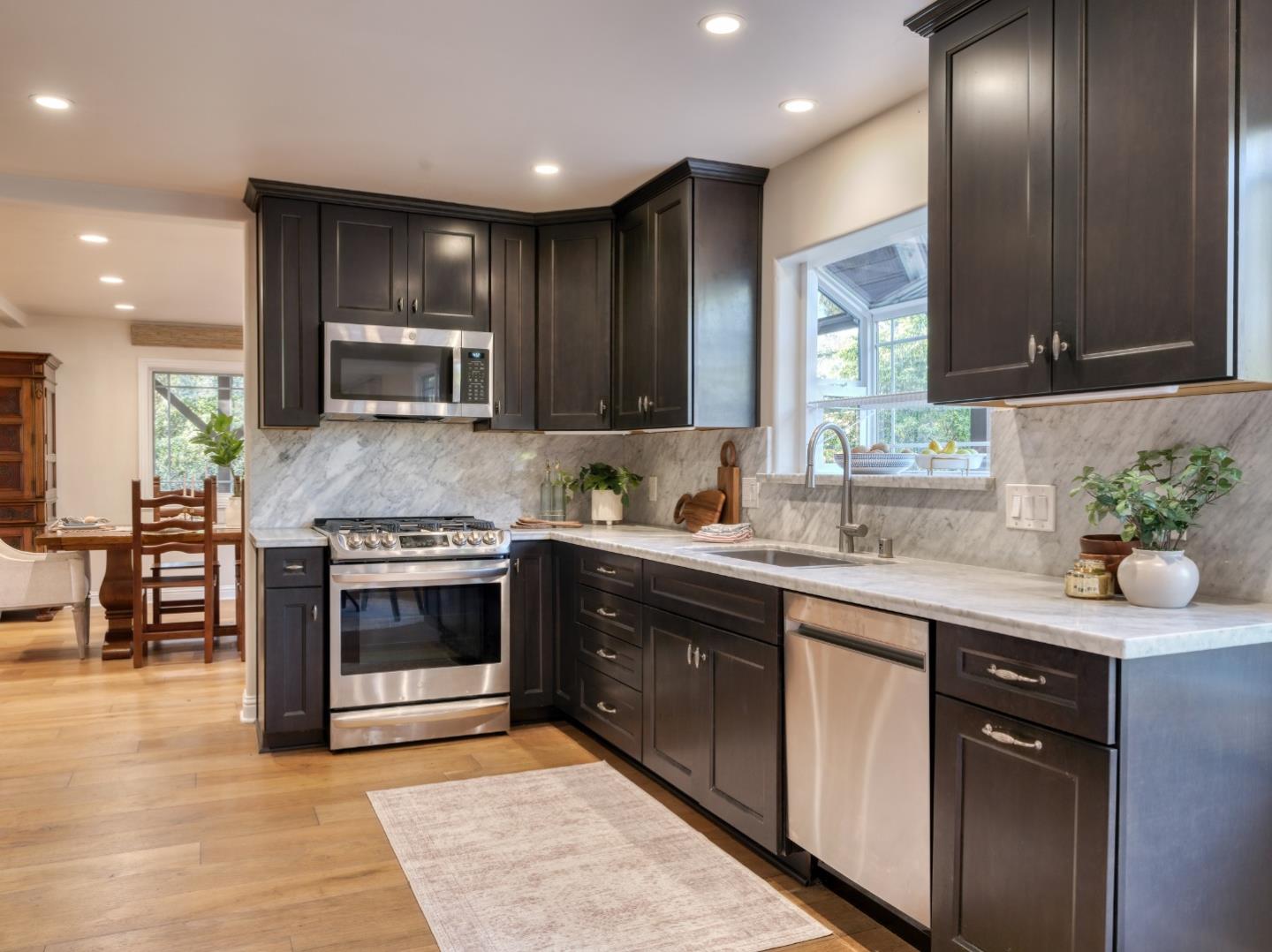 Detail Gallery Image 13 of 42 For 28 Elk Run, Monterey,  CA 93940 - 4 Beds | 3 Baths