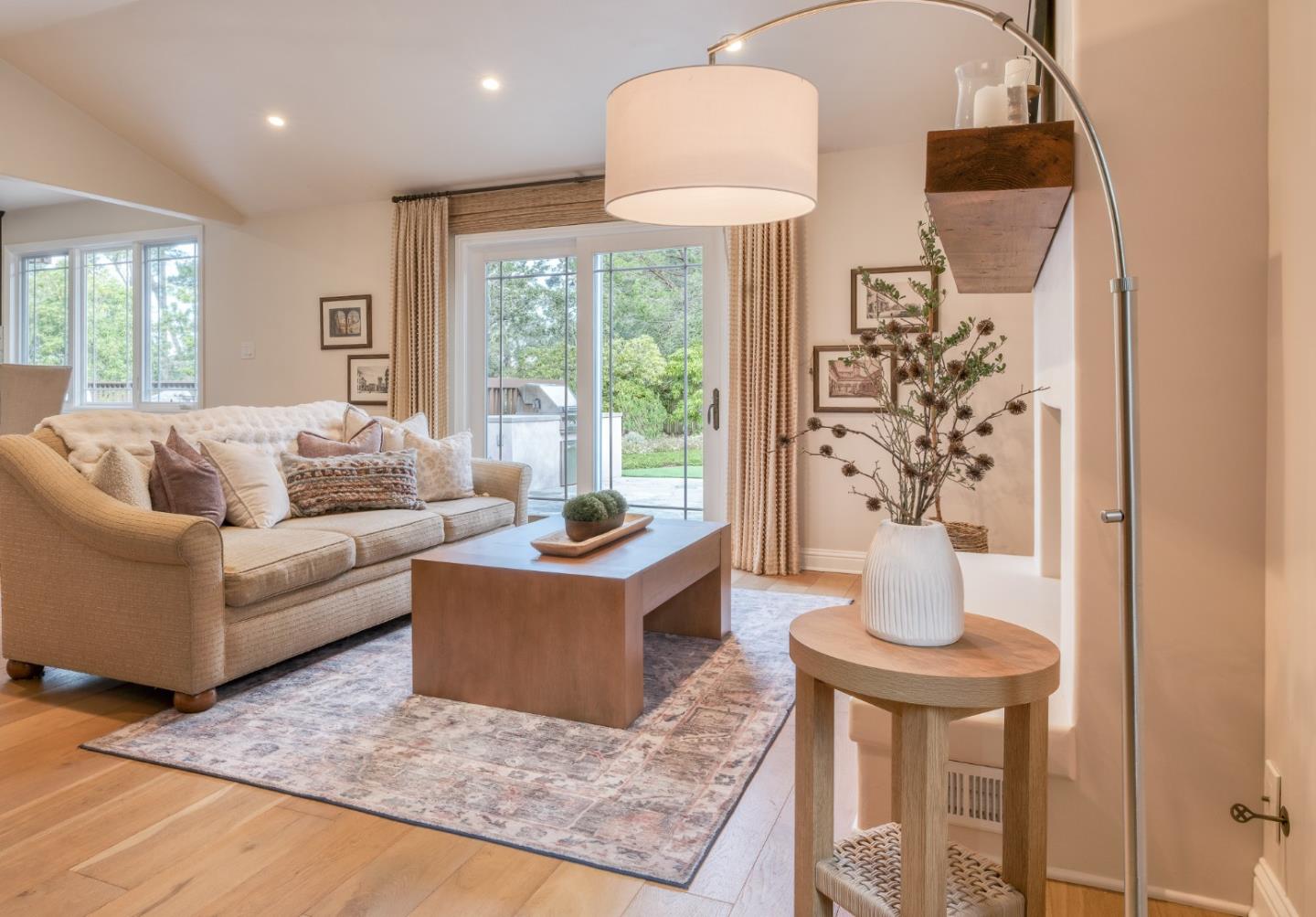 Detail Gallery Image 15 of 42 For 28 Elk Run, Monterey,  CA 93940 - 4 Beds | 3 Baths