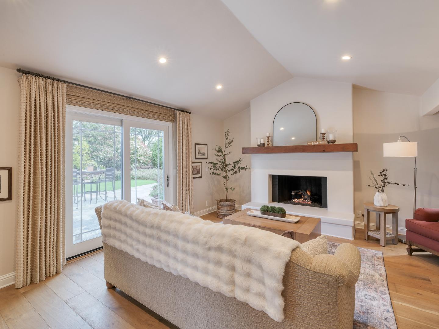 Detail Gallery Image 18 of 42 For 28 Elk Run, Monterey,  CA 93940 - 4 Beds | 3 Baths