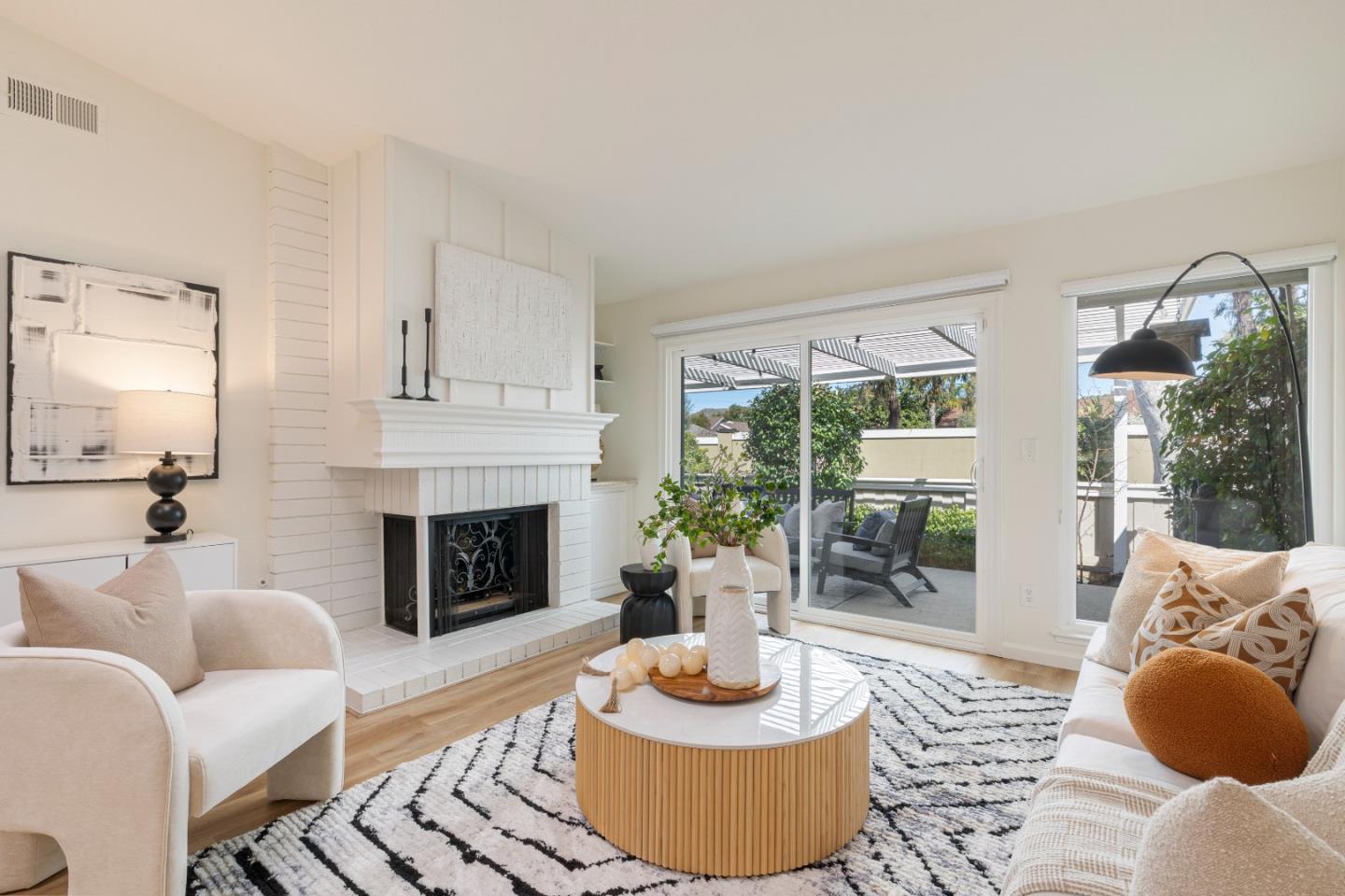 Detail Gallery Image 11 of 24 For 1141 Holly Oak Cir, San Jose,  CA 95120 - 2 Beds | 2 Baths