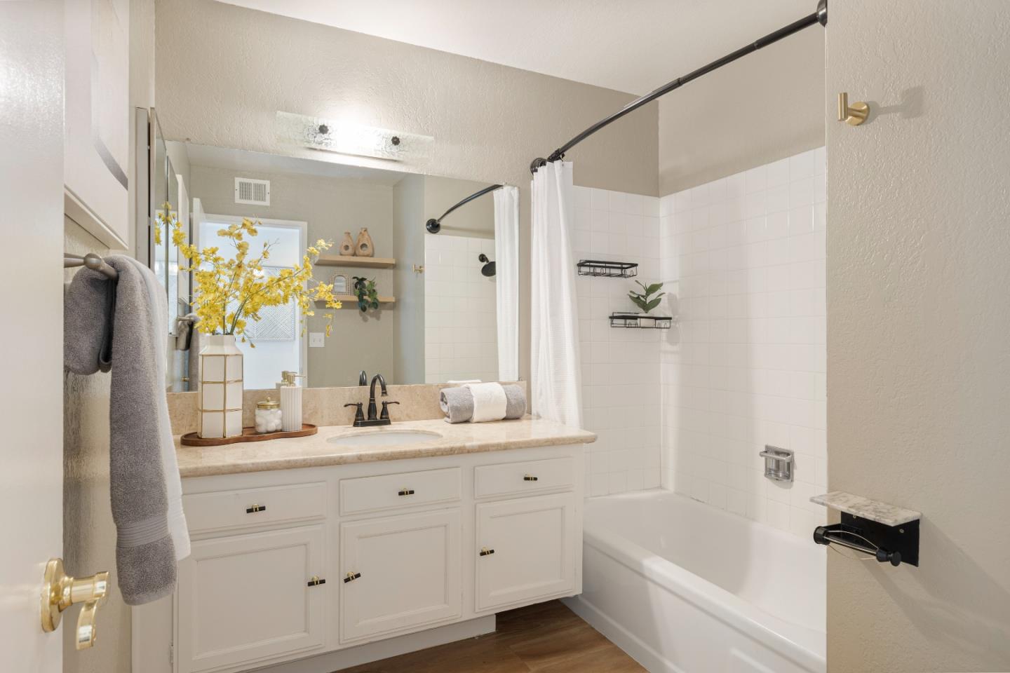 Detail Gallery Image 19 of 24 For 1141 Holly Oak Cir, San Jose,  CA 95120 - 2 Beds | 2 Baths