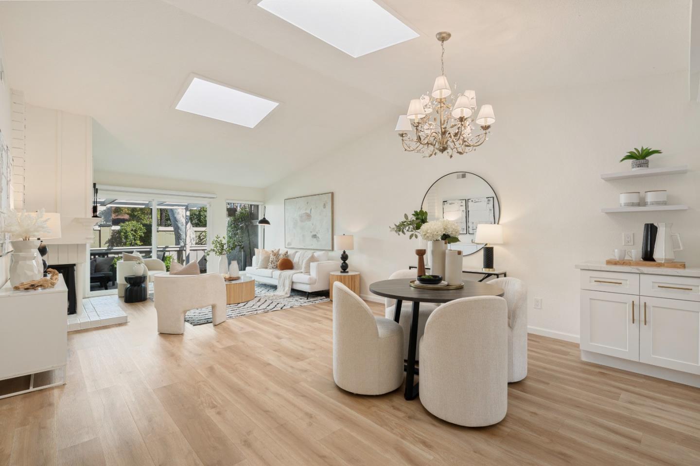 Detail Gallery Image 6 of 24 For 1141 Holly Oak Cir, San Jose,  CA 95120 - 2 Beds | 2 Baths