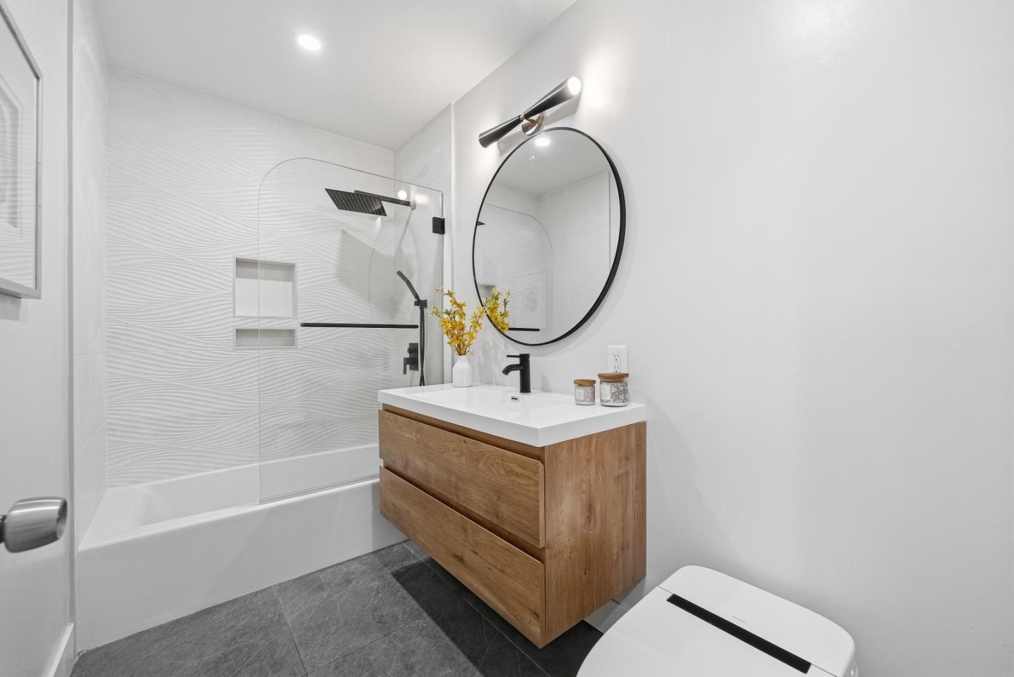 Detail Gallery Image 15 of 41 For 749 Lois Ave, Sunnyvale,  CA 94087 - 4 Beds | 2 Baths