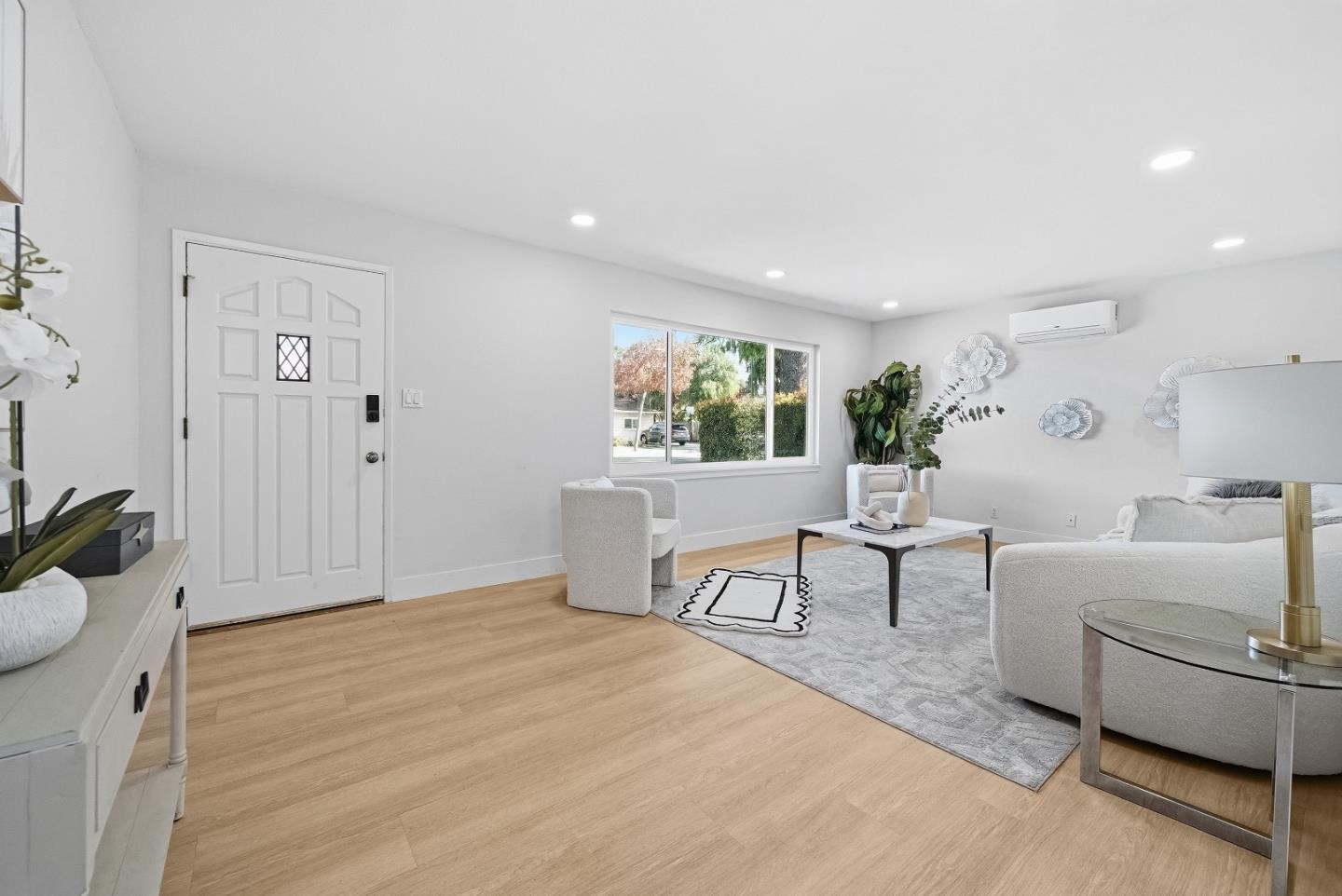 Detail Gallery Image 2 of 41 For 749 Lois Ave, Sunnyvale,  CA 94087 - 4 Beds | 2 Baths