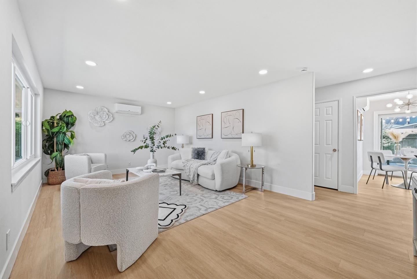 Detail Gallery Image 3 of 41 For 749 Lois Ave, Sunnyvale,  CA 94087 - 4 Beds | 2 Baths