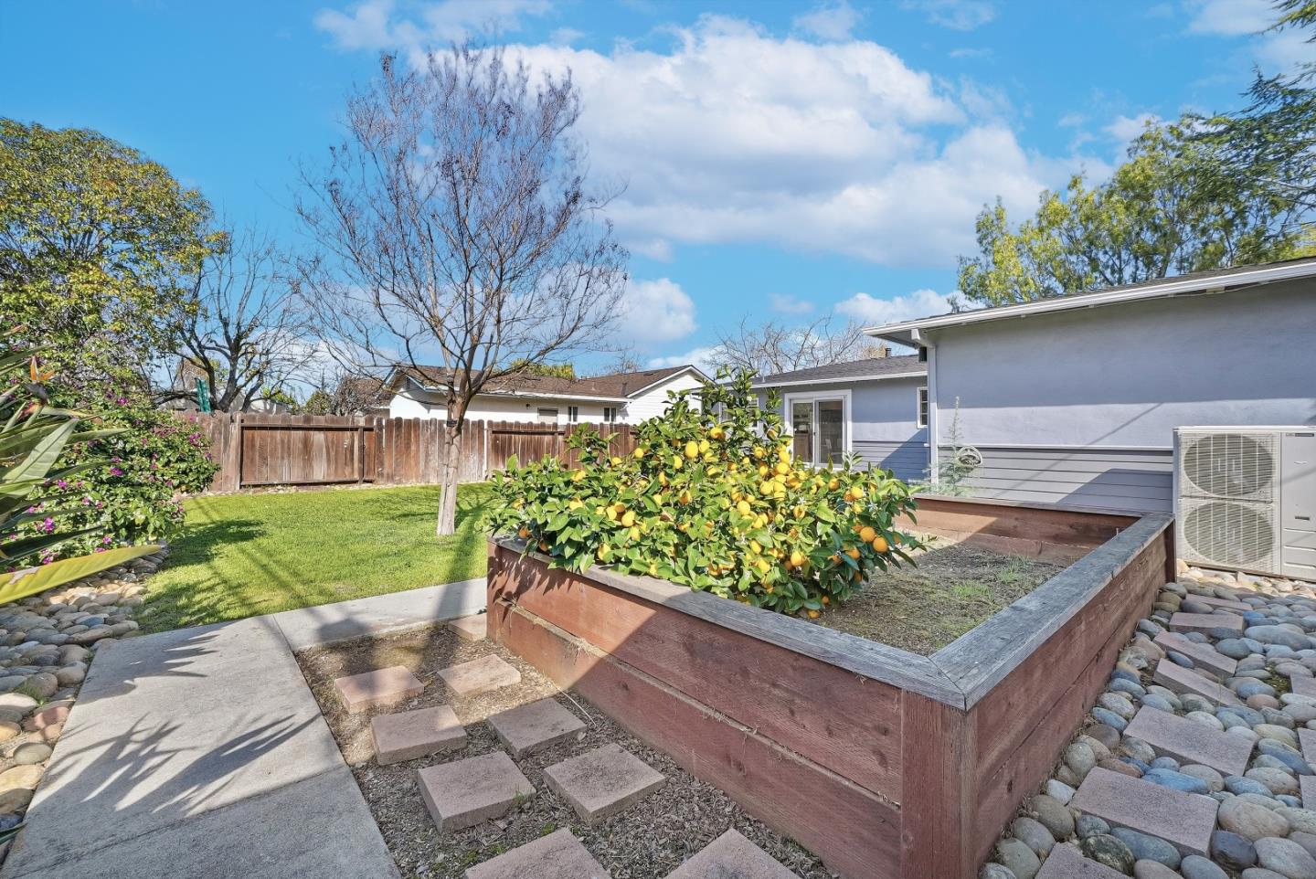 Detail Gallery Image 33 of 41 For 749 Lois Ave, Sunnyvale,  CA 94087 - 4 Beds | 2 Baths