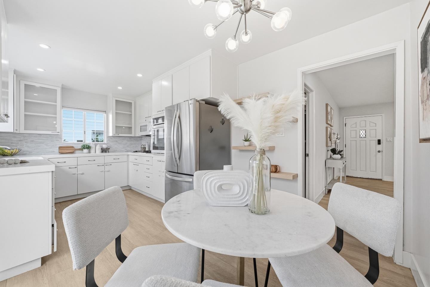 Detail Gallery Image 7 of 41 For 749 Lois Ave, Sunnyvale,  CA 94087 - 4 Beds | 2 Baths