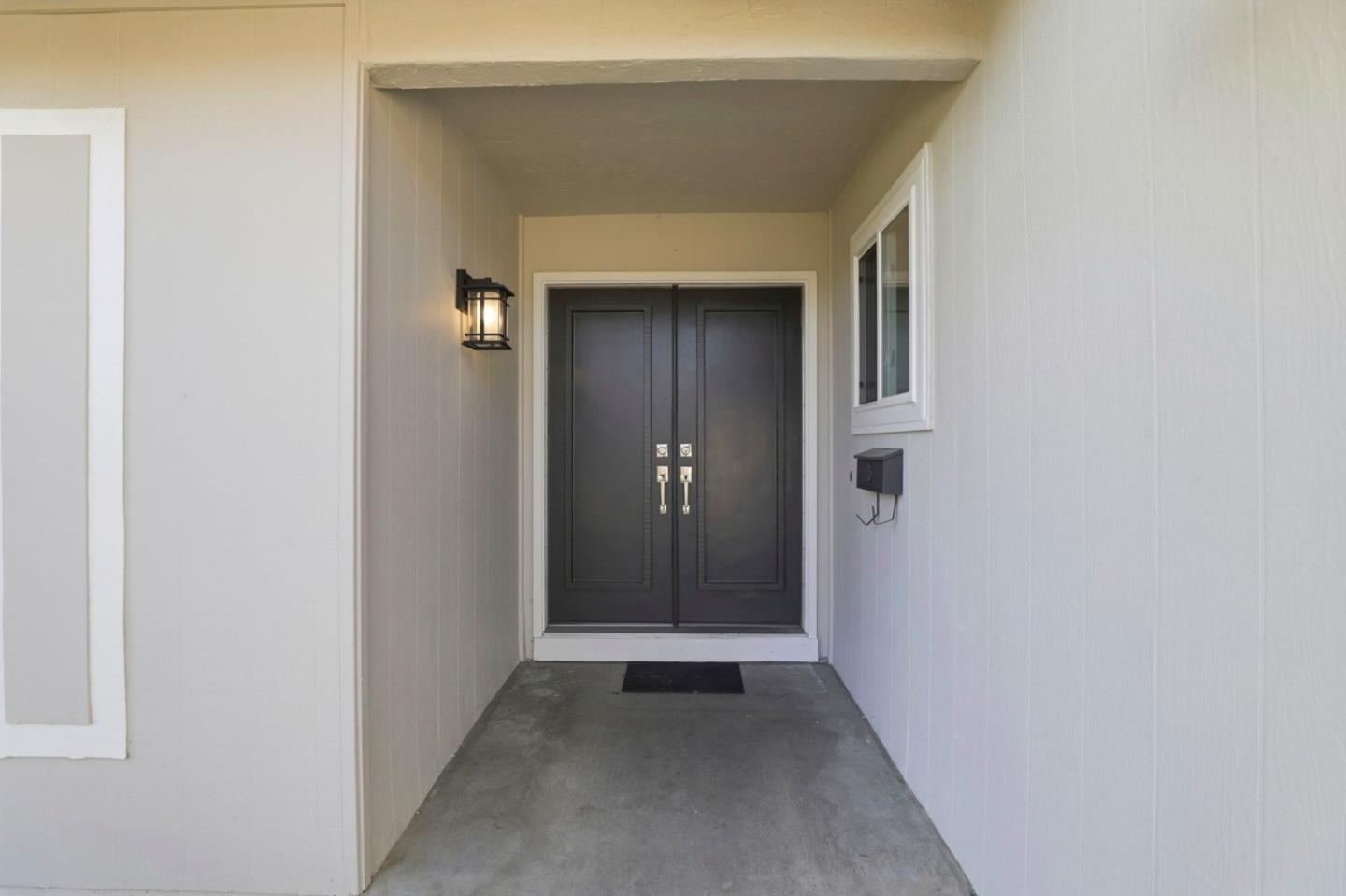 Detail Gallery Image 3 of 45 For 1729 Maysong Ct, San Jose,  CA 95131 - 5 Beds | 3 Baths