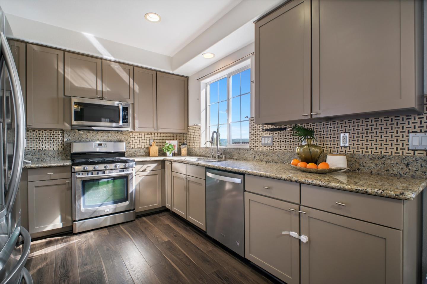 Detail Gallery Image 7 of 42 For 448 Adeline Ave, San Jose,  CA 95136 - 2 Beds | 2 Baths