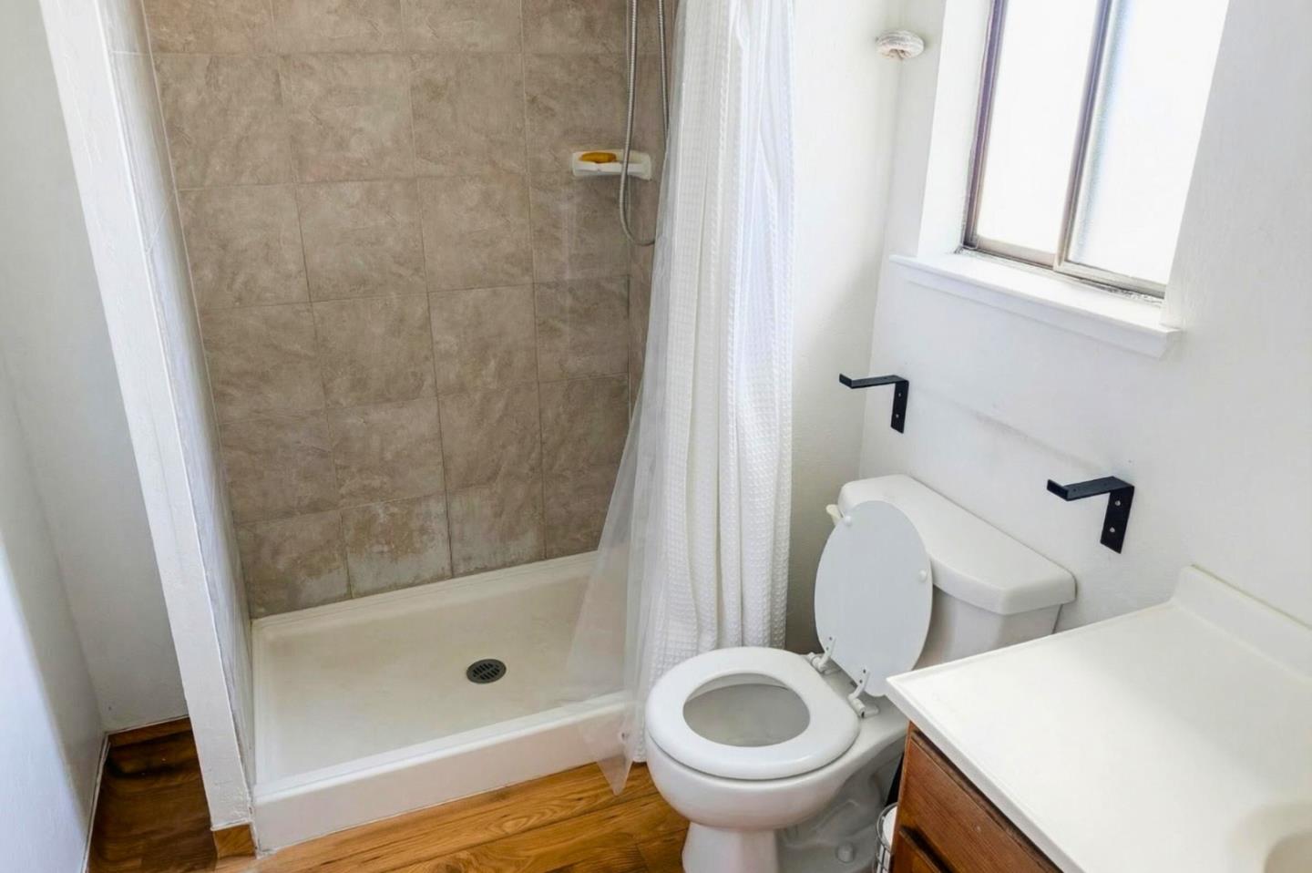 Detail Gallery Image 10 of 19 For 203 Plum Hill Dr, Watsonville,  CA 95076 - 4 Beds | 3 Baths