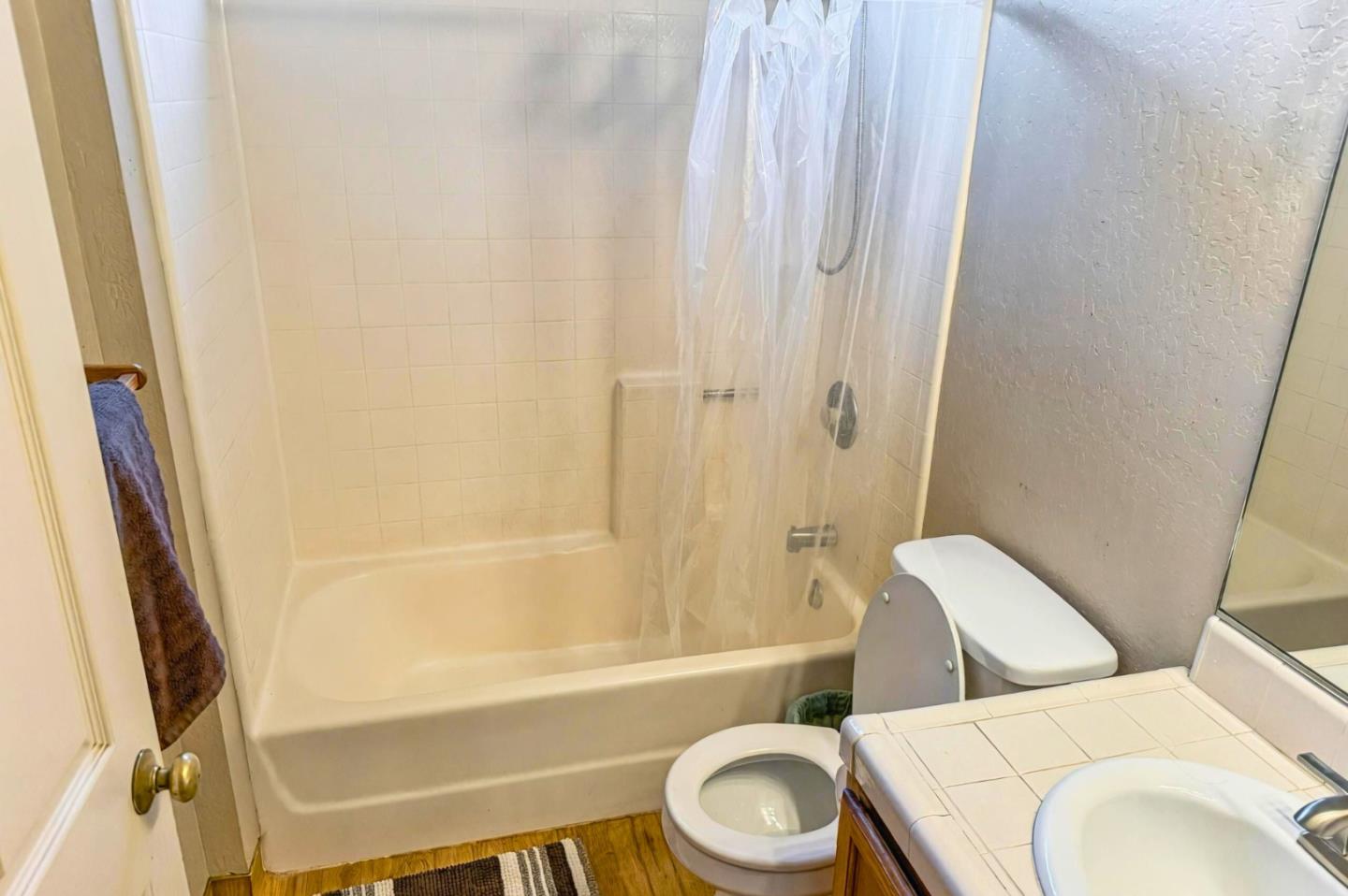 Detail Gallery Image 11 of 19 For 203 Plum Hill Dr, Watsonville,  CA 95076 - 4 Beds | 3 Baths