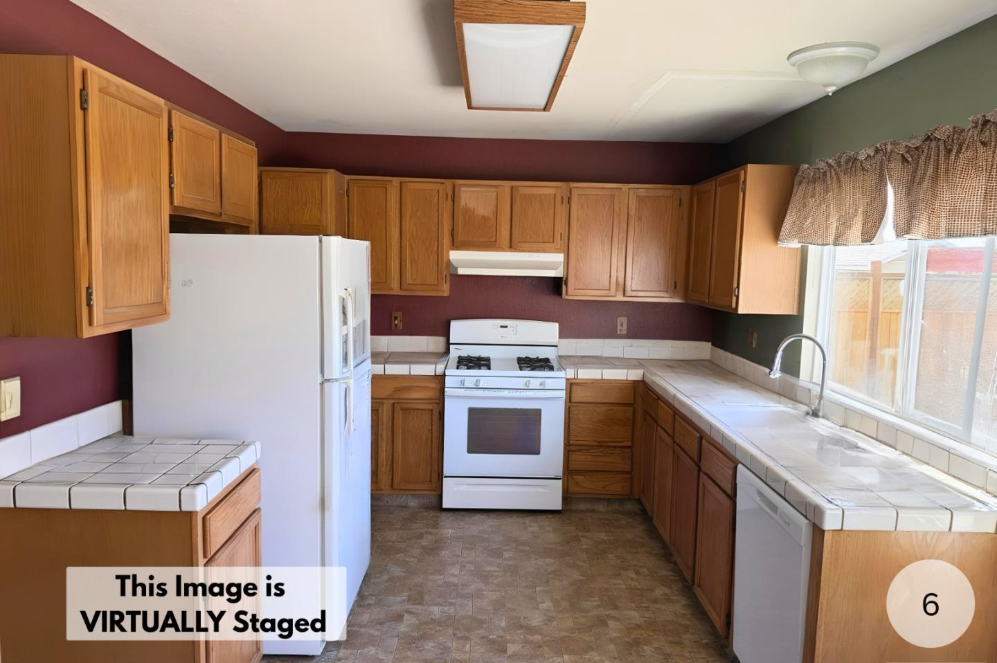 Detail Gallery Image 7 of 19 For 203 Plum Hill Dr, Watsonville,  CA 95076 - 4 Beds | 3 Baths