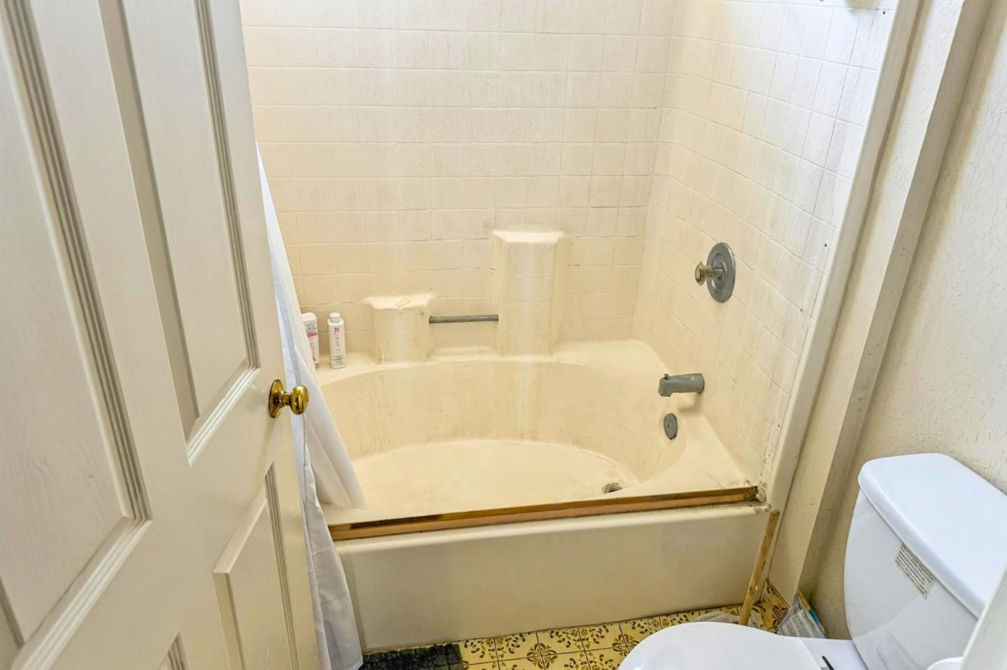 Detail Gallery Image 9 of 19 For 203 Plum Hill Dr, Watsonville,  CA 95076 - 4 Beds | 3 Baths