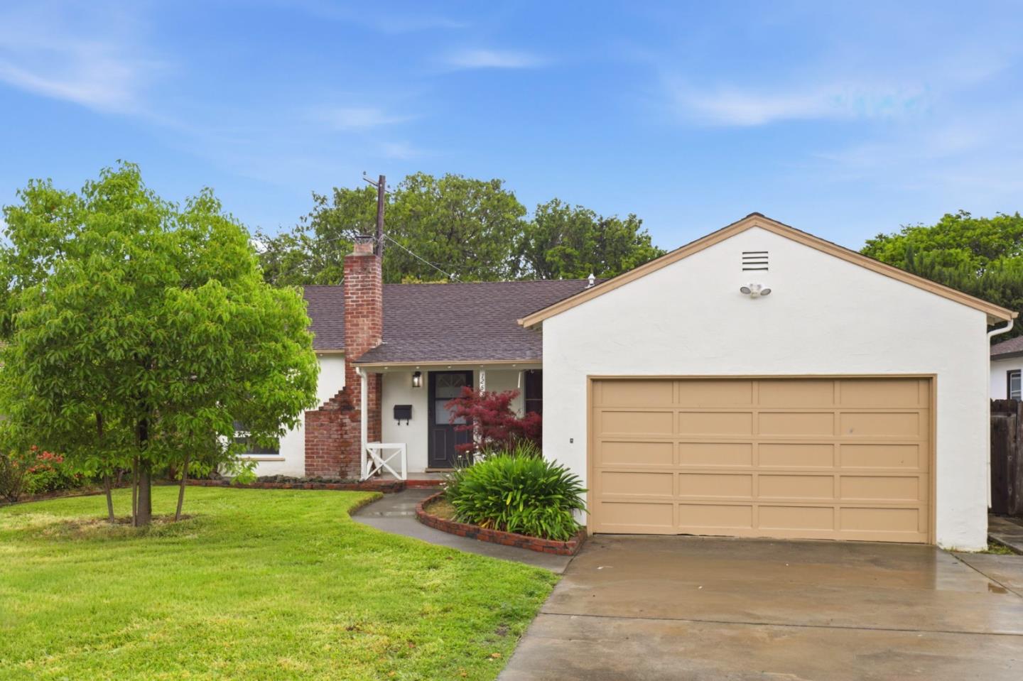 Detail Gallery Image 3 of 24 For 1253 Santa Paula Ave, San Jose,  CA 95110 - 3 Beds | 1 Baths