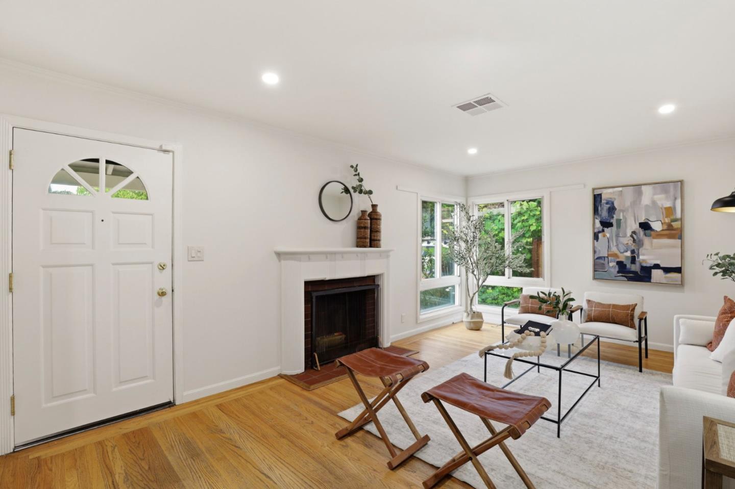 Detail Gallery Image 5 of 24 For 1253 Santa Paula Ave, San Jose,  CA 95110 - 3 Beds | 1 Baths