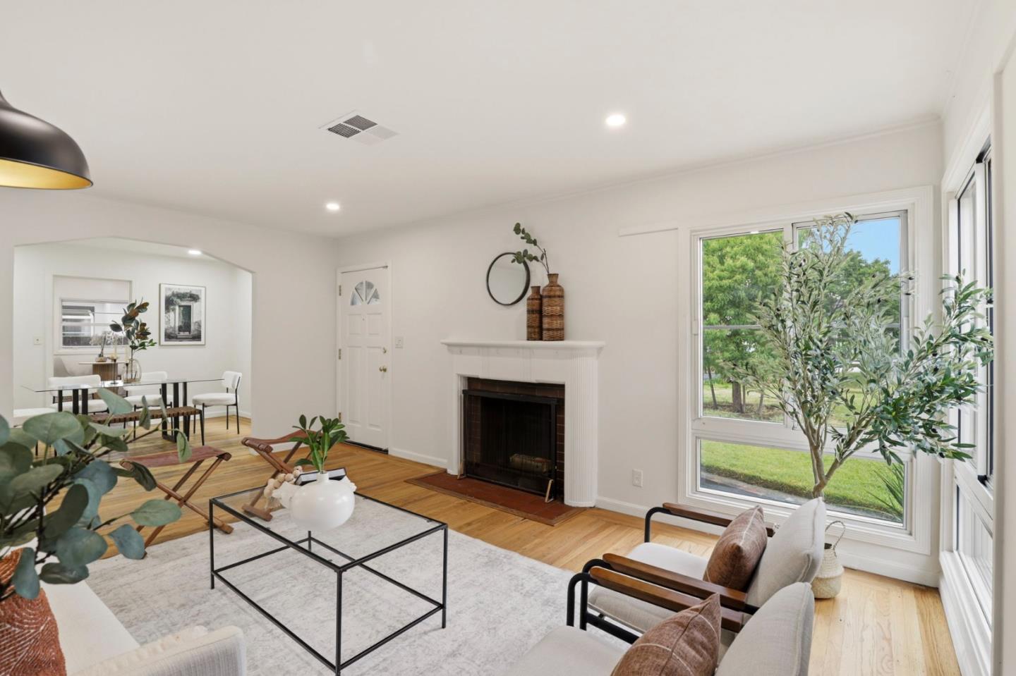 Detail Gallery Image 6 of 24 For 1253 Santa Paula Ave, San Jose,  CA 95110 - 3 Beds | 1 Baths