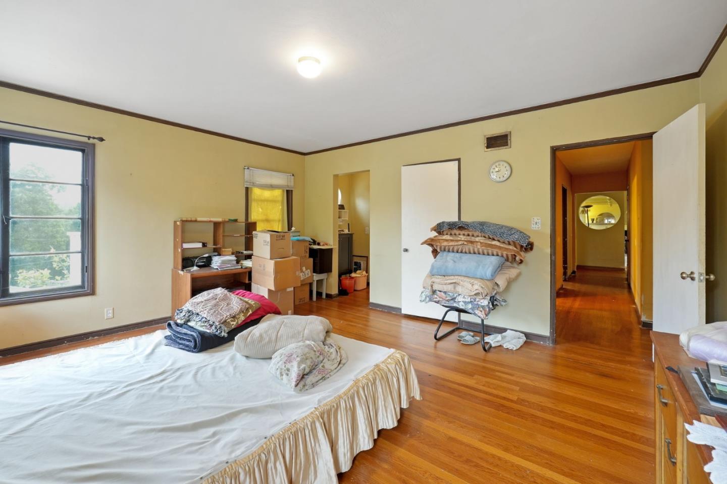 Detail Gallery Image 18 of 46 For 3466 Oak Knoll Blvd, Oakland,  CA 94605 - 3 Beds | 2 Baths