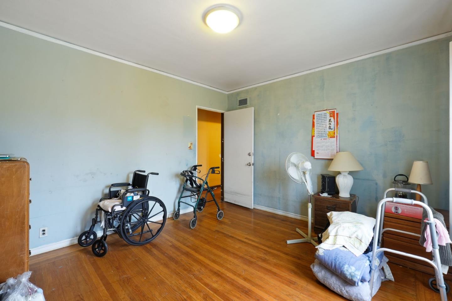 Detail Gallery Image 25 of 46 For 3466 Oak Knoll Blvd, Oakland,  CA 94605 - 3 Beds | 2 Baths