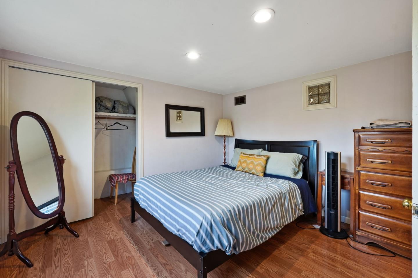 Detail Gallery Image 26 of 46 For 3466 Oak Knoll Blvd, Oakland,  CA 94605 - 3 Beds | 2 Baths