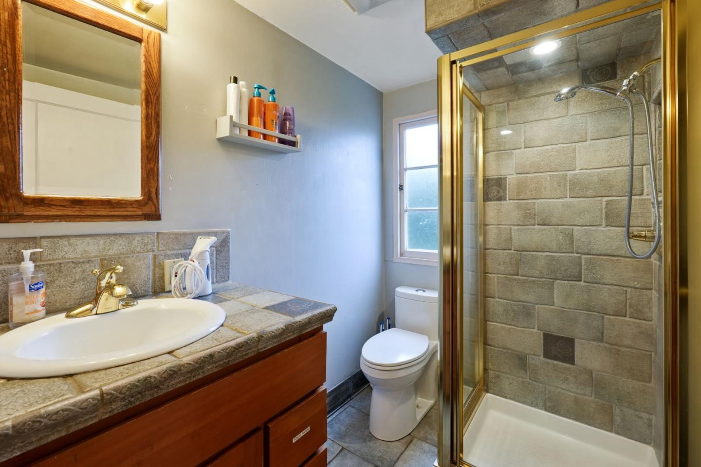 Detail Gallery Image 29 of 46 For 3466 Oak Knoll Blvd, Oakland,  CA 94605 - 3 Beds | 2 Baths