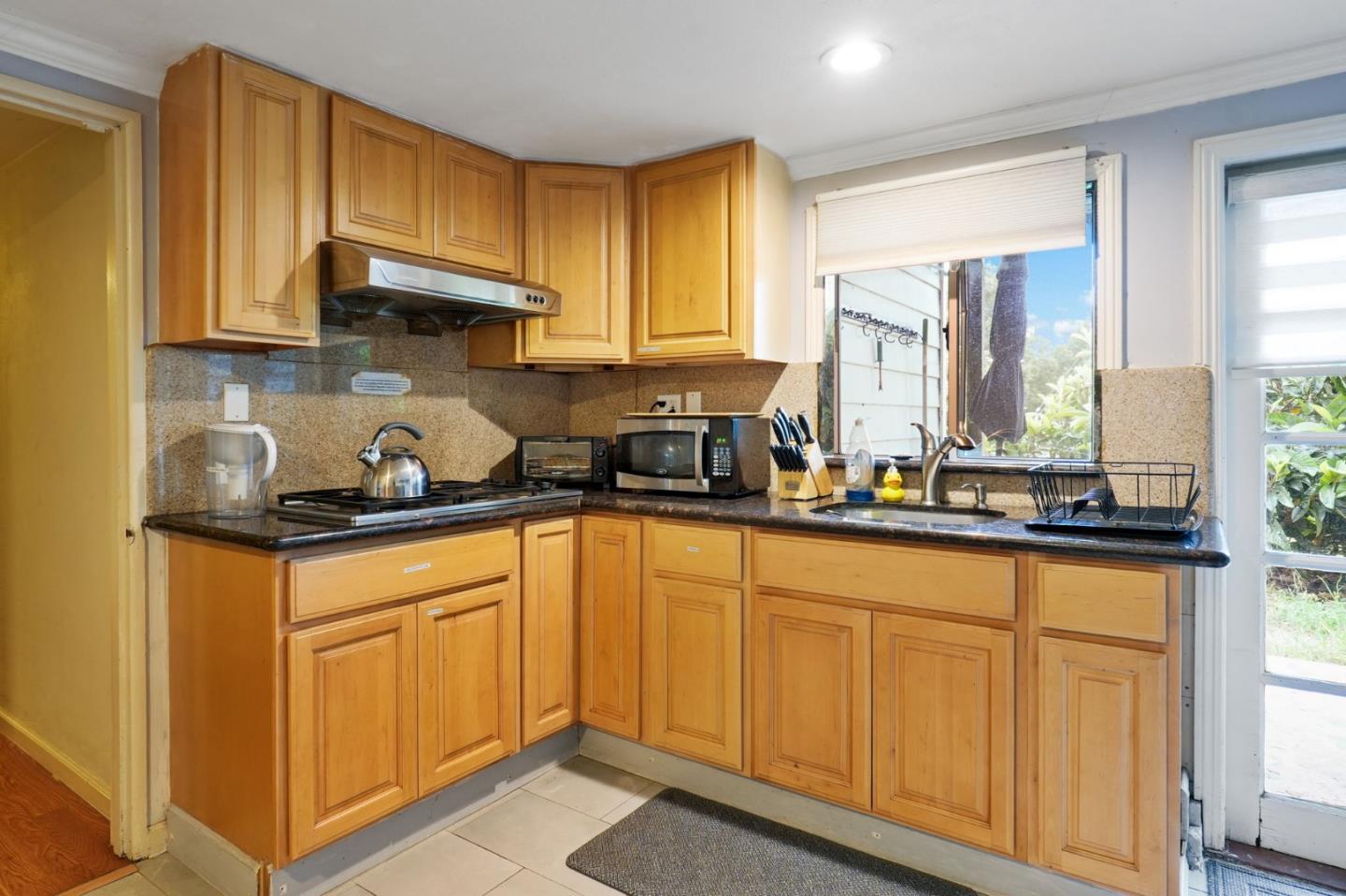 Detail Gallery Image 35 of 46 For 3466 Oak Knoll Blvd, Oakland,  CA 94605 - 3 Beds | 2 Baths